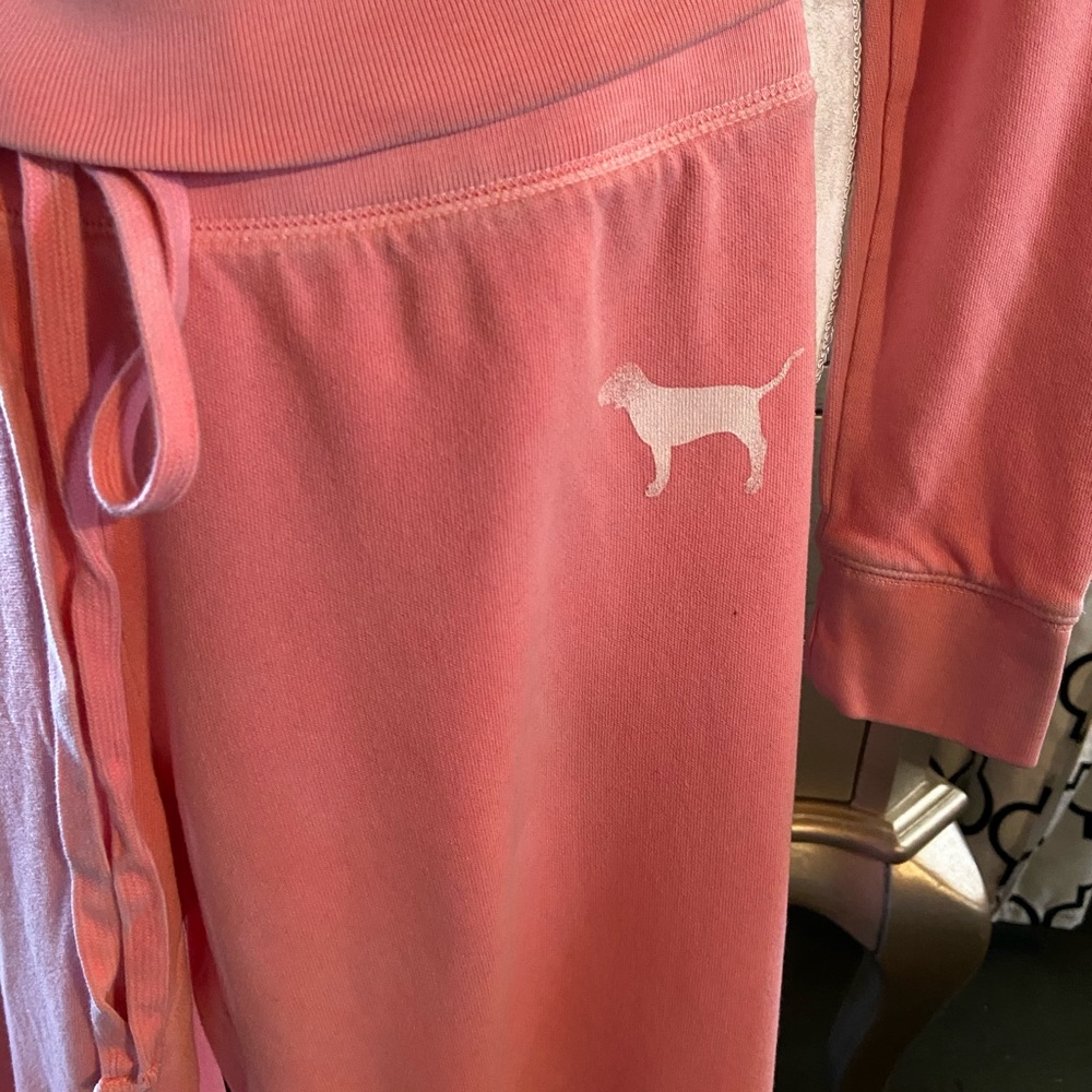 Jogging Set - Picture 3 of 3